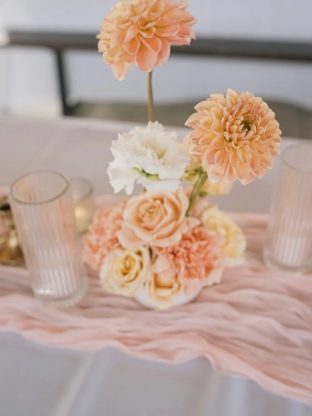 9 Soft Sheer table runners in light peach